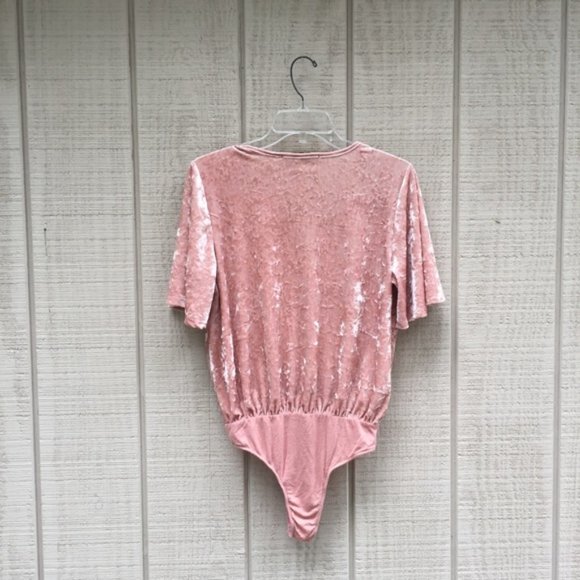 Blush Pink Crushed Velvet V-Neck Bodysuit - Picture 6 of 8